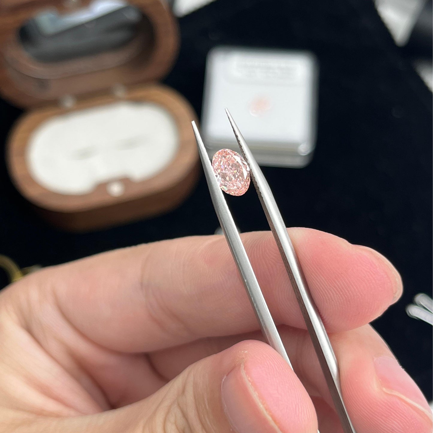 Fancy Intense Pink Oval 1.03ct diamond loose lab diamond