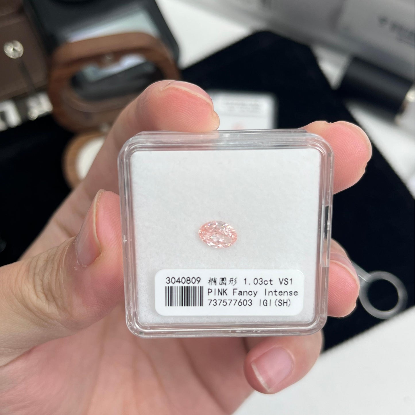 Fancy Intense Pink Oval 1.03ct diamond loose lab diamond