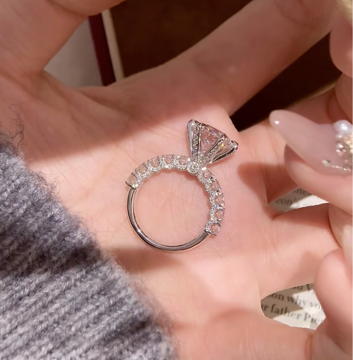 Top-rated Lab grown diamonds ring for engagement ring 2.5 CT F VS1 with IGI