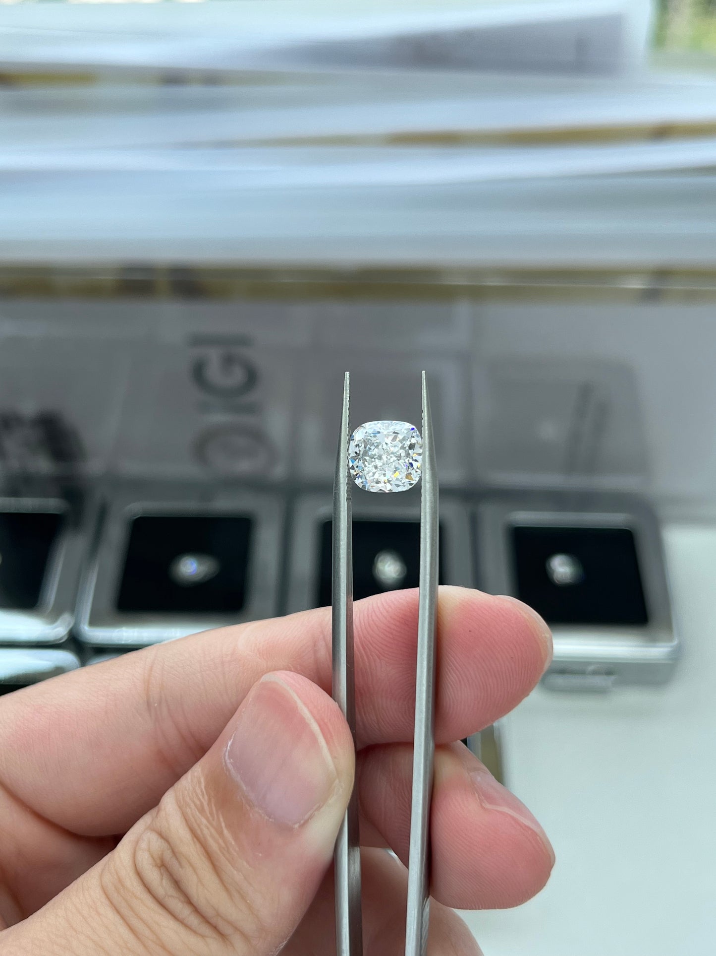 3.24CT Cushion D VVS2