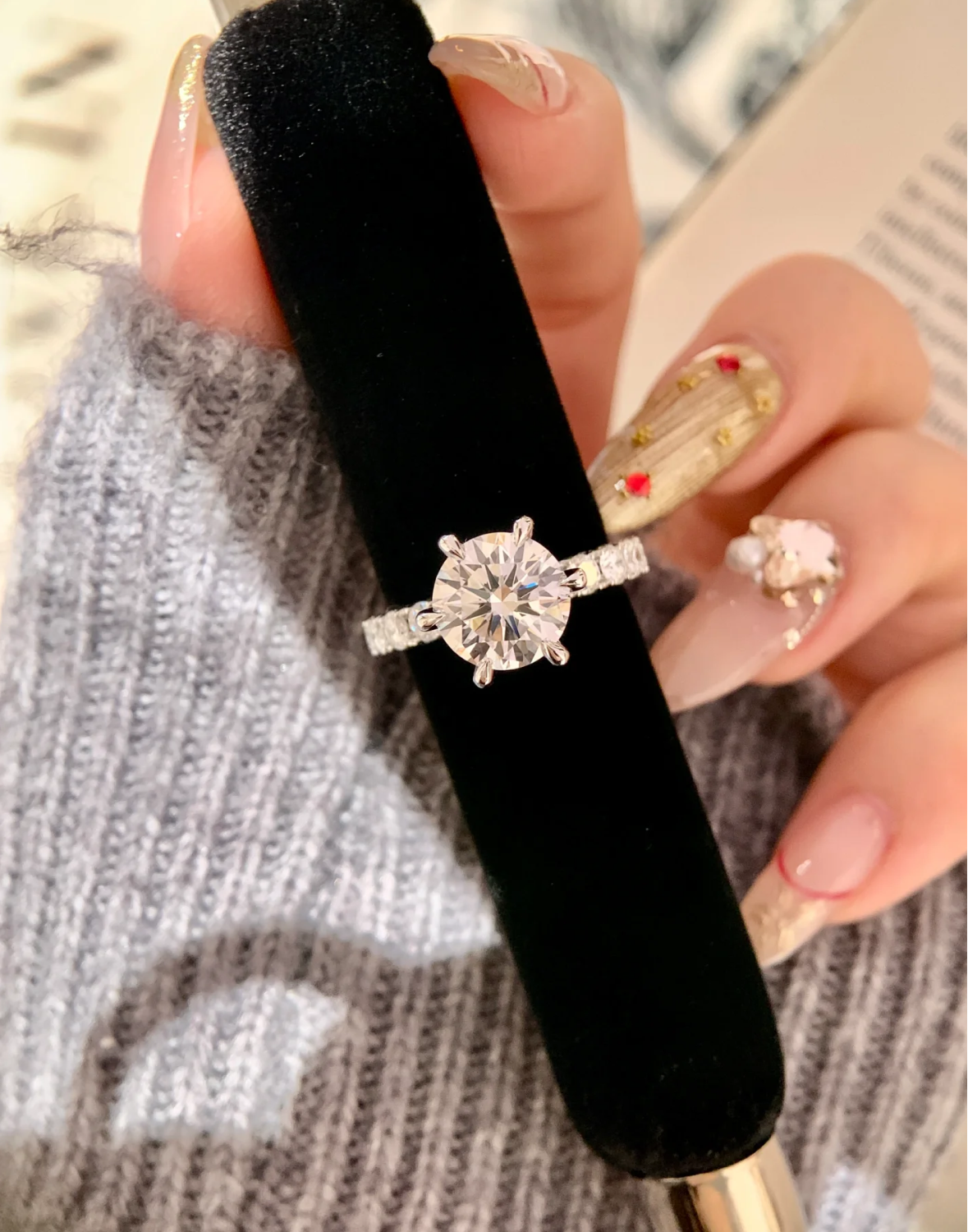 Top-rated Lab grown diamonds ring for engagement ring 2.5 CT F VS1 with IGI