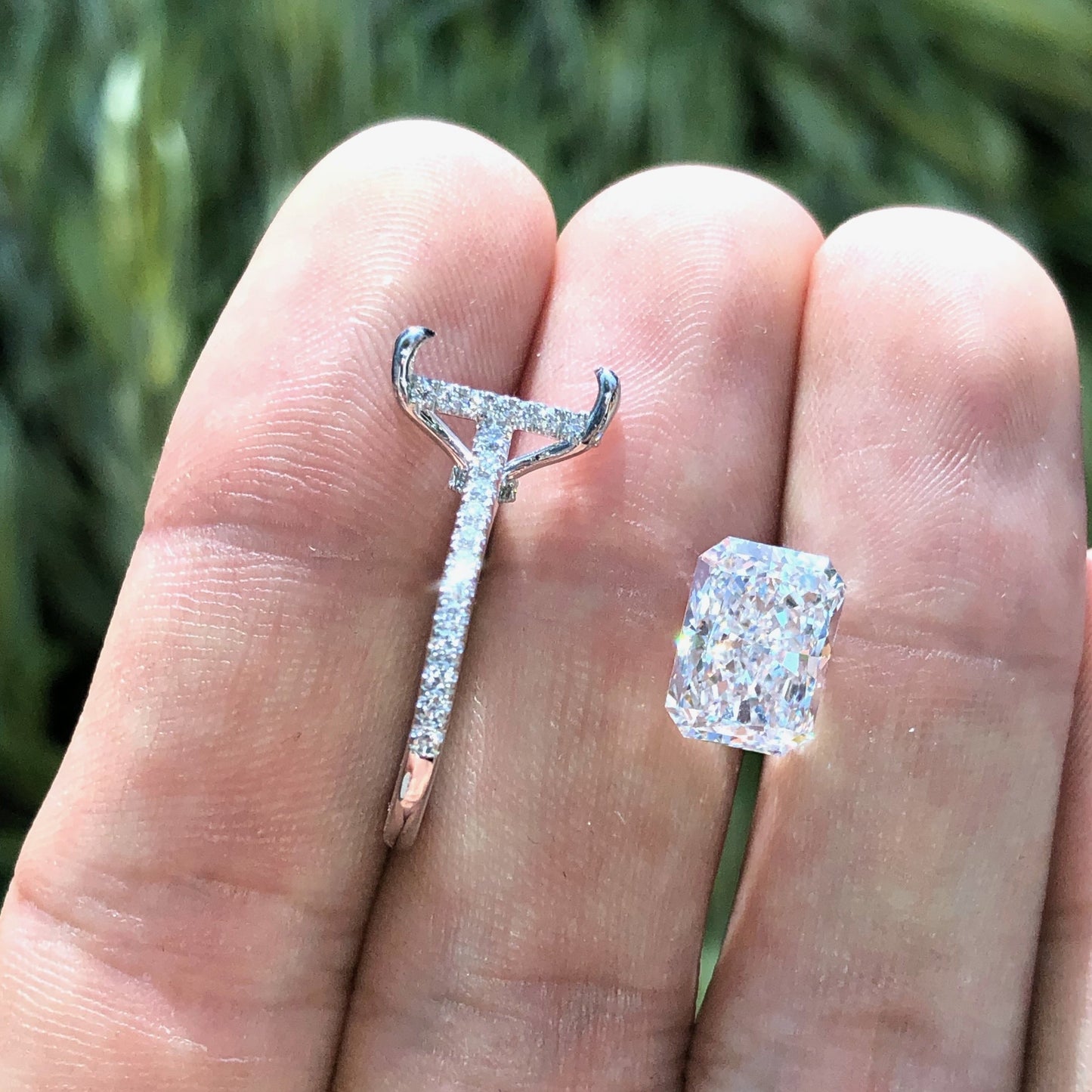 Deposit 3.24ct Radiant cut diamond hidden halo 14k gold For Tivee