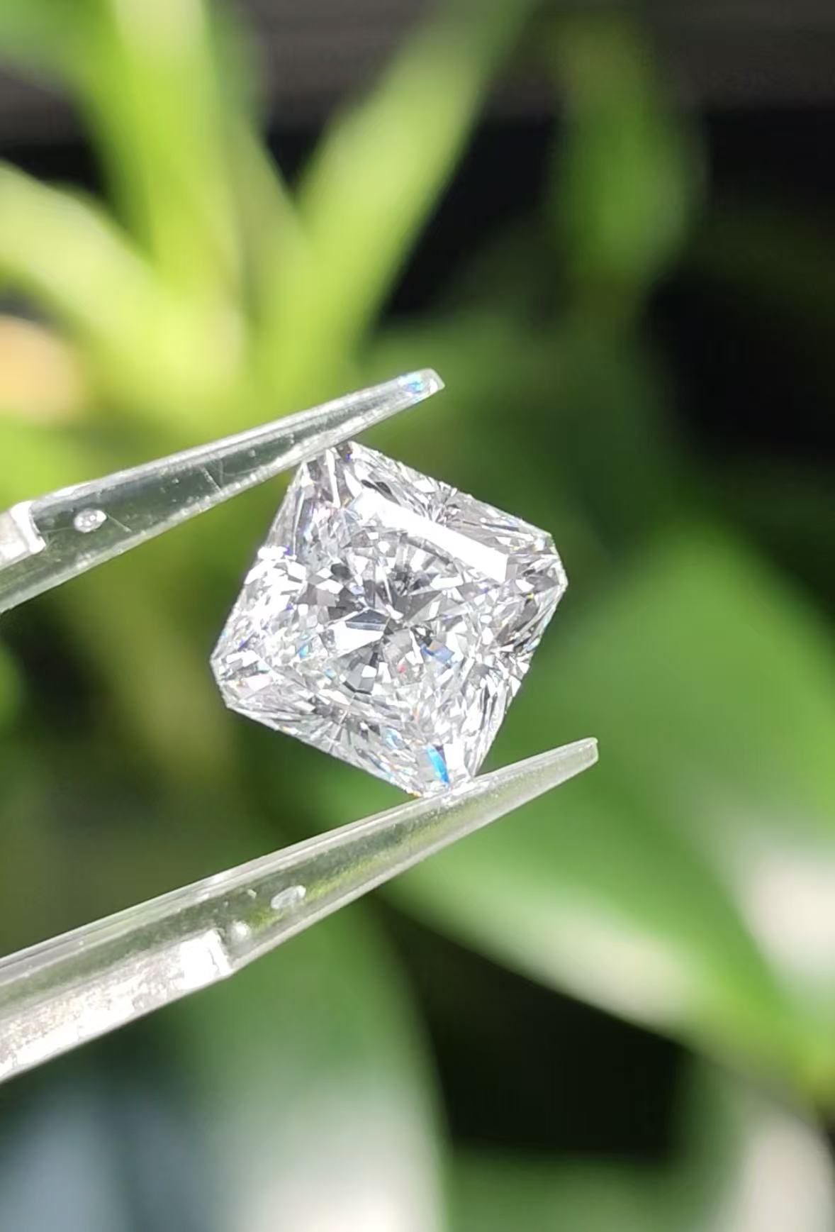 Deposit 3.05ct D VVS2 diamond Sqare Radiant with 18k setting