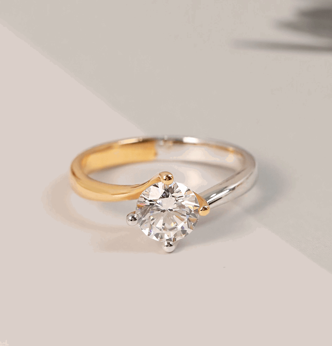 18K Double Color Lab Grown Diamond ring Round CVD