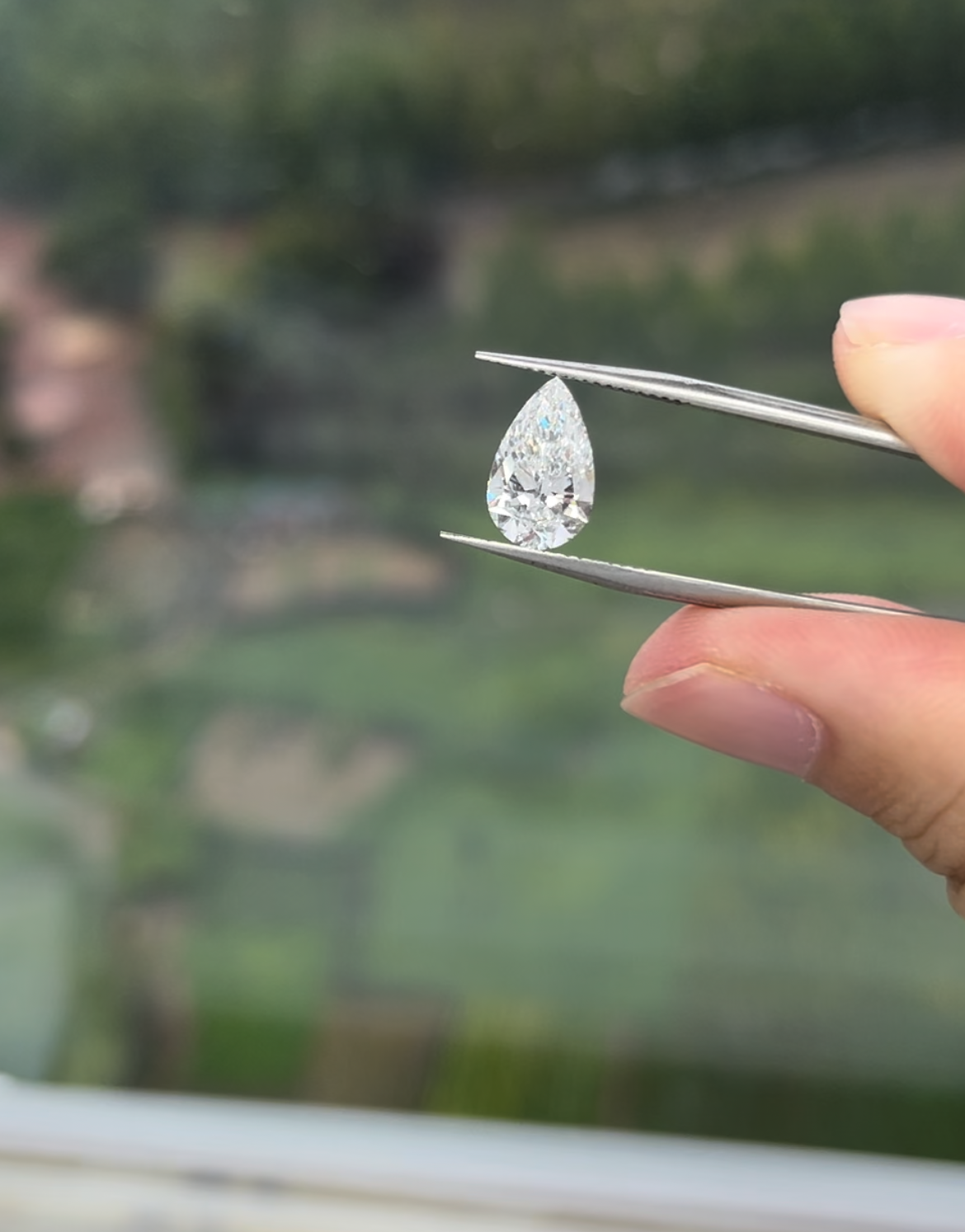 18K yellow gold ring with 2.42ct E VVS2 pear diamond US5