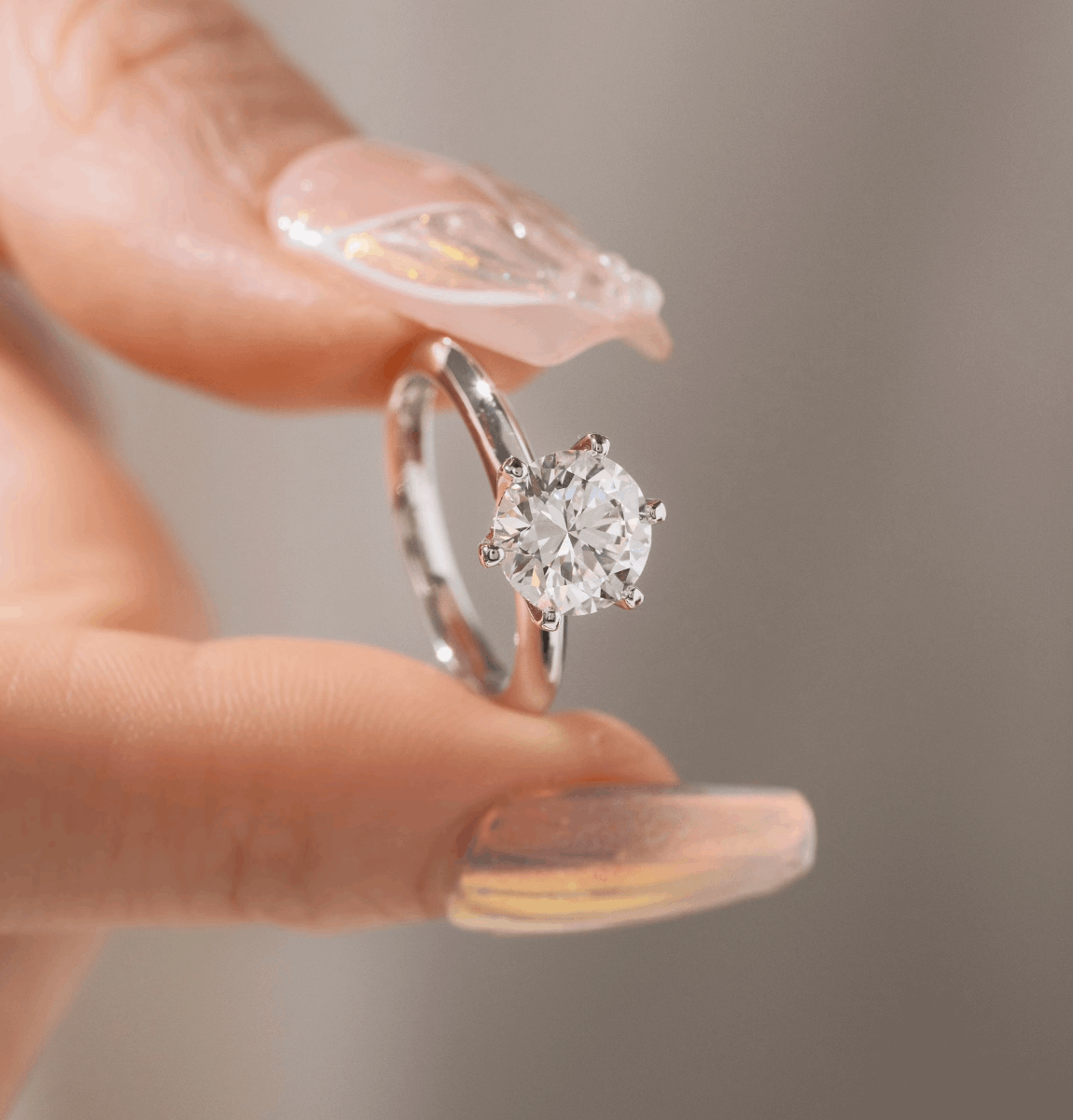 18K White Gold Lab Grown Diamond ring Round E VVS2