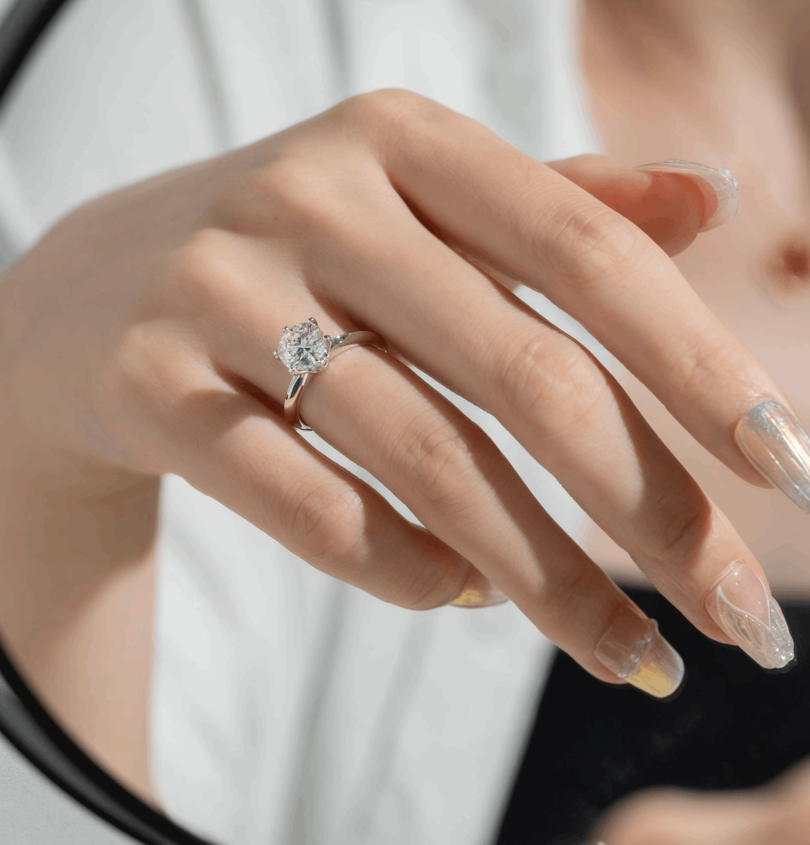 18K White Gold Lab Grown Diamond ring Round E VVS2