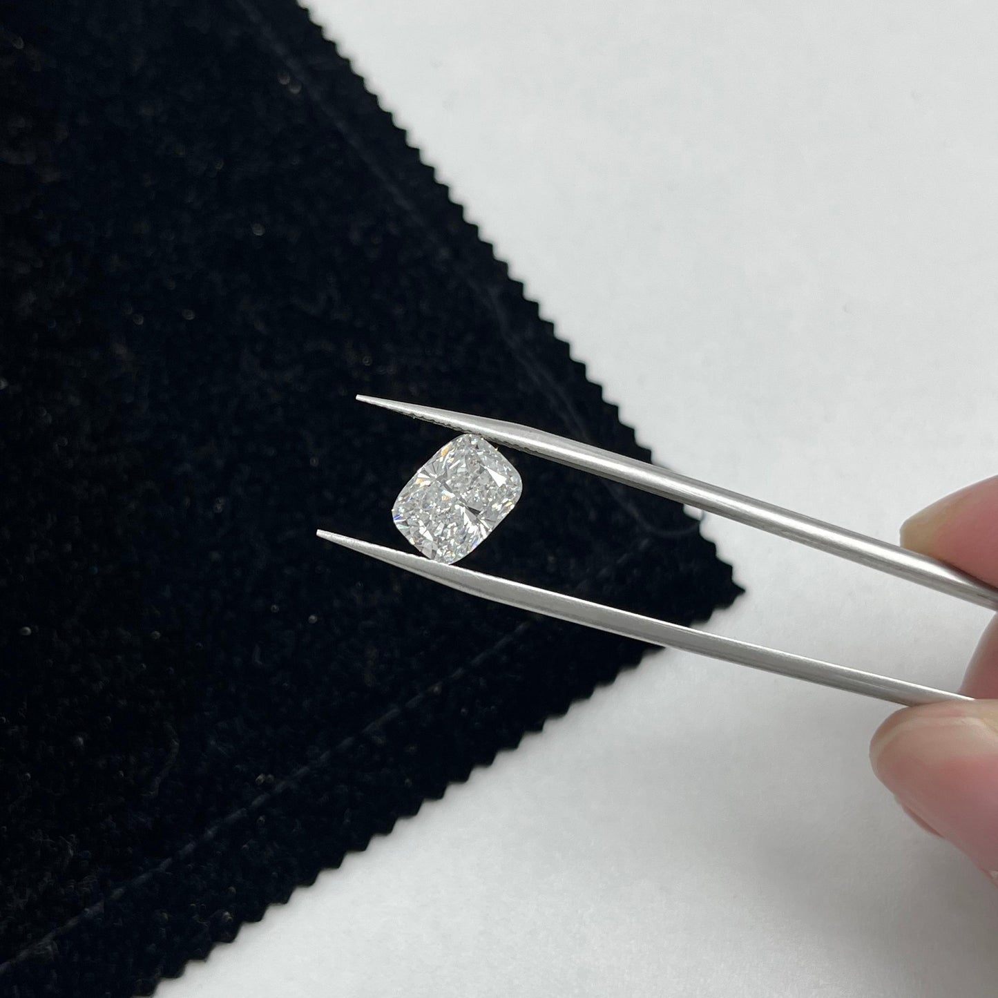 DEPOSIT 3.02ct E VS1 & 2.09 E VVS2 Elongated Cushion with 14k setting