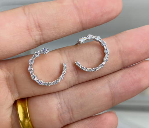 Balance S925 earring with lab diamonds