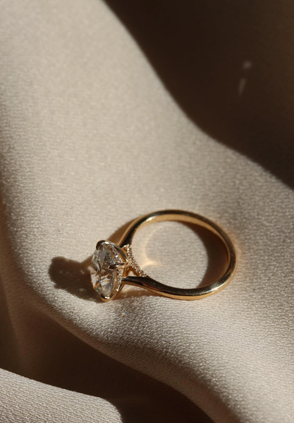 18k gold Cathedral Ring 1.74ct Oval Diamond US3.75