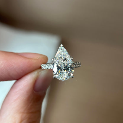 18K white gold Pear diamond ring and band for Sufiani